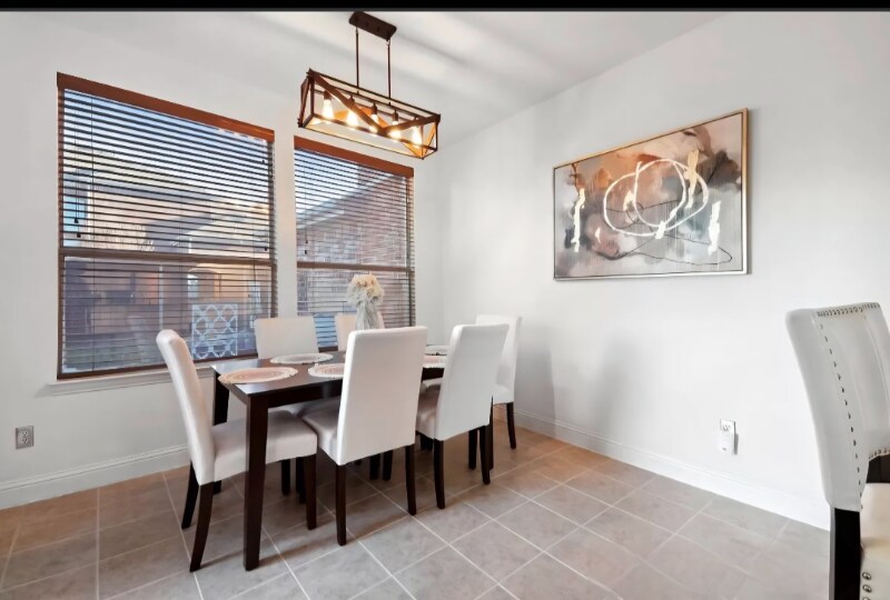 Building Photo - 2446 Chesterfield Rd