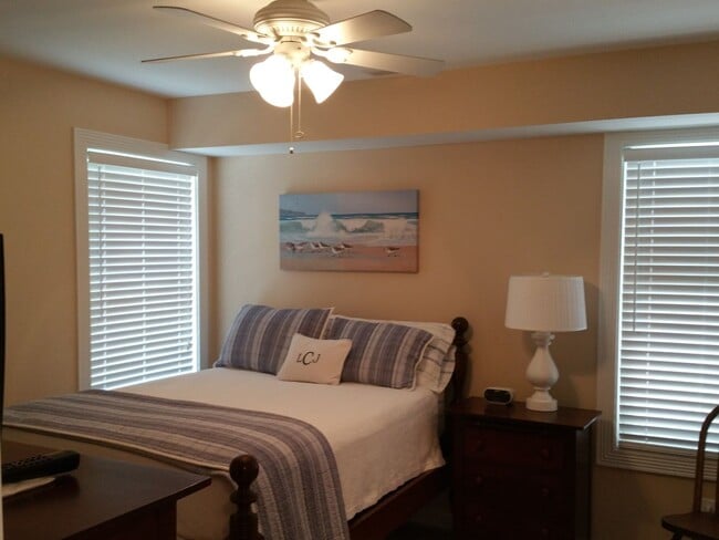 Building Photo - Lynnhaven Shores
