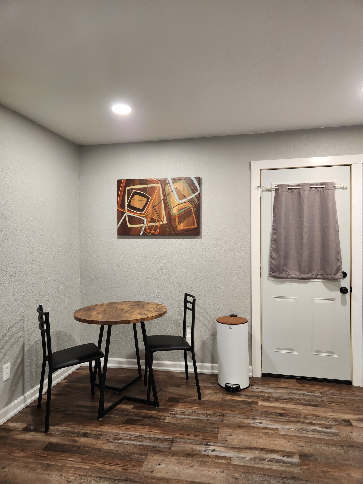 Building Photo - 450 Platt St