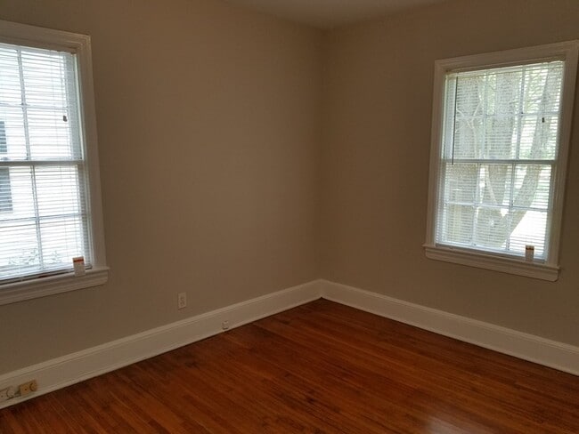 Building Photo - 3525 Draper Ave