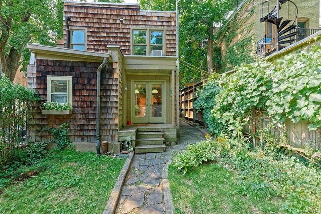Building Photo - 150 2nd St