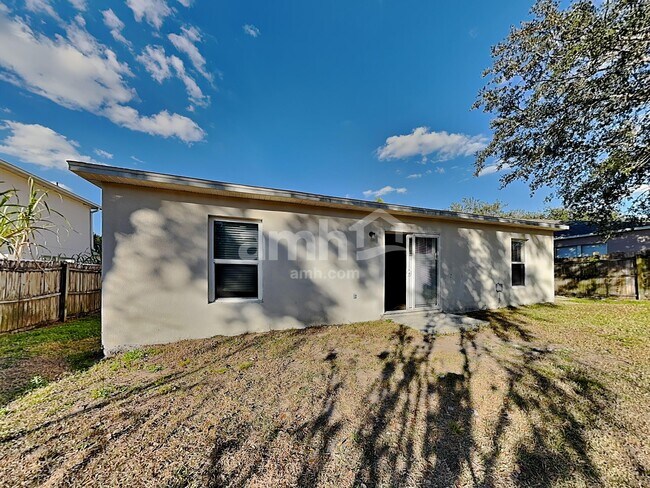 Building Photo - 574 Wekiva Bluff St