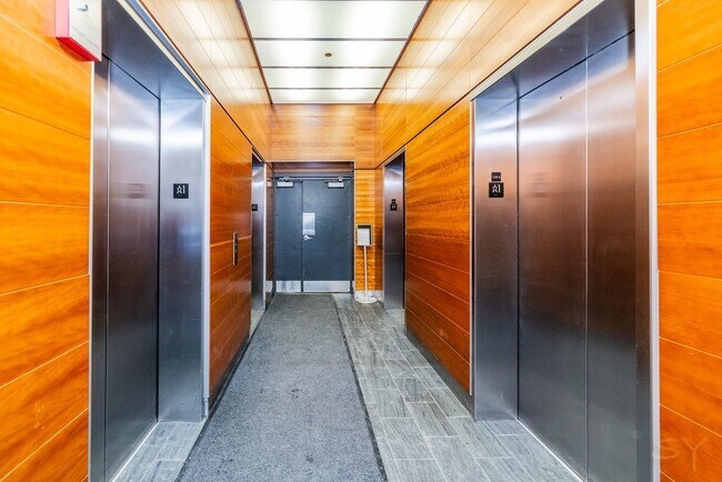 Building Photo - 1720 S Michigan Ave