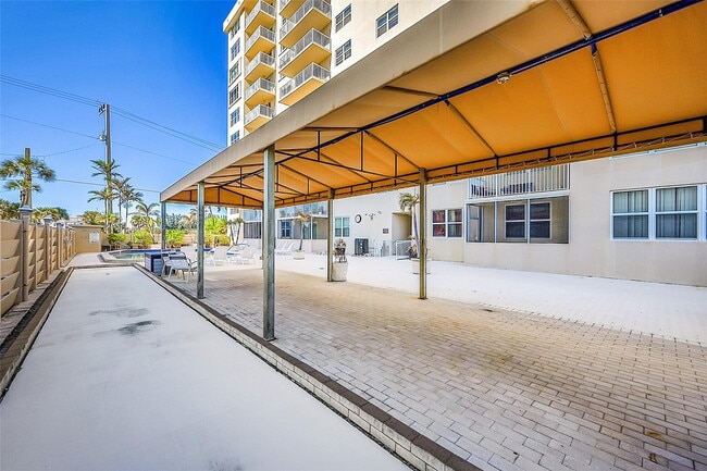 Building Photo - 1401 S Ocean Dr