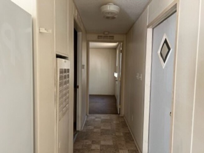 Building Photo - For Lease - 7100 Airline #708 - Midland, TX