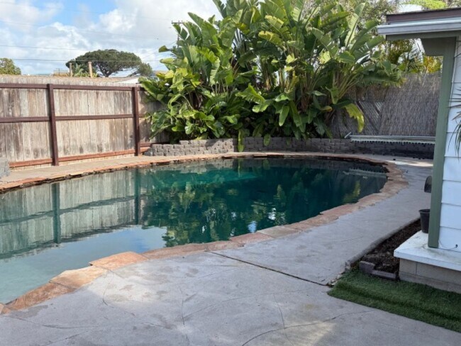 Building Photo - 3 bedroom 2 bath house for Lease