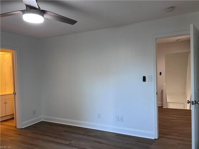 Building Photo - 947 Wildwood Square Ct