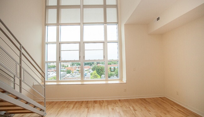 Building Photo - 242 E Water St