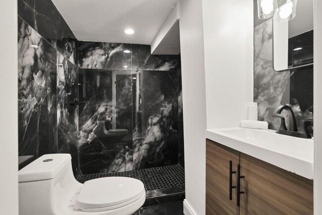 Building Photo - 2615 Northwest Blvd