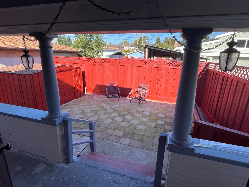 Building Photo - 1127 Elgin St