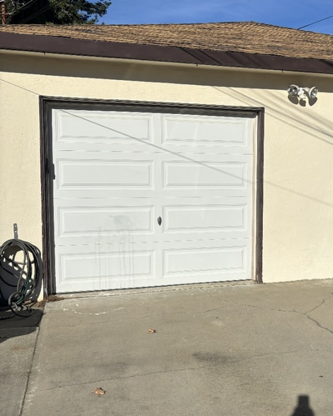 Building Photo - 425 Lincoln Ave