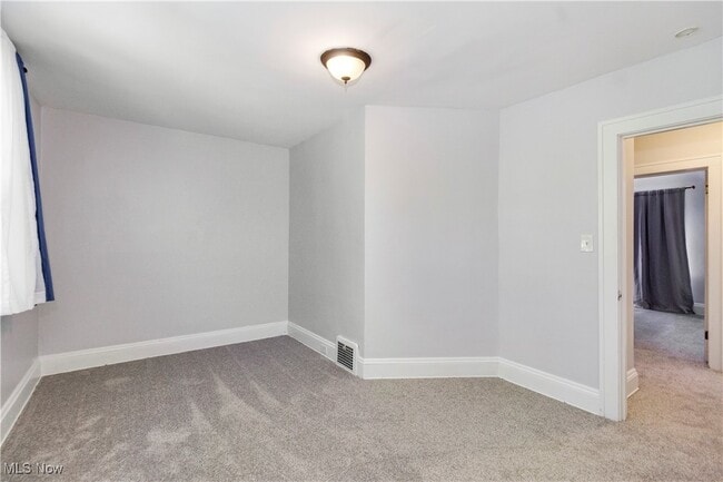 Building Photo - 2084 Wascana Ave