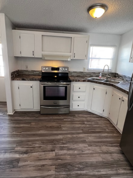 Building Photo - 6859 NE 1st Pl