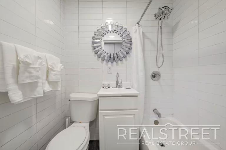 Building Photo - Modern 2BR/1BA in Prime Lower Manhattan | Fast Access to Midtown & Google HQ