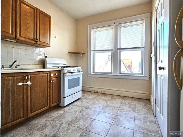 Building Photo - 32-34-34 Ridge Rd