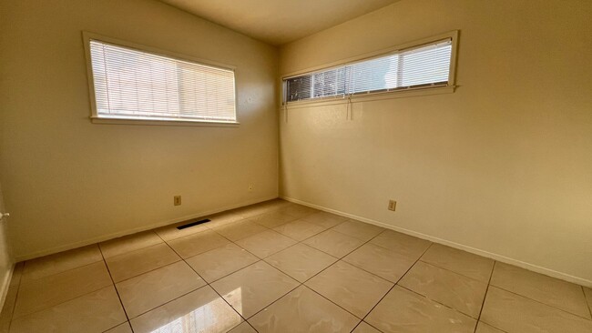 Building Photo - 5105 Danny Dr
