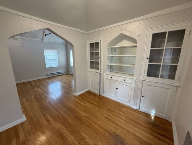 Building Photo - 3809 Beechwood Blvd
