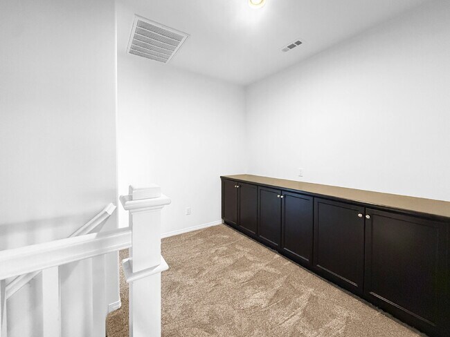 Building Photo - 26706 Lexington Ln