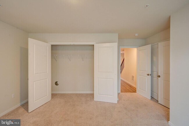 Building Photo - 5059 Silver Oak Dr