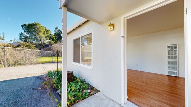 Building Photo - 4920-4922 Sonoma Highway