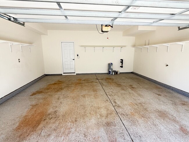 Building Photo - Nearly New Davidson Townhome | 3BR + Flex Space | 2-Car Garage | Minutes to Downtown