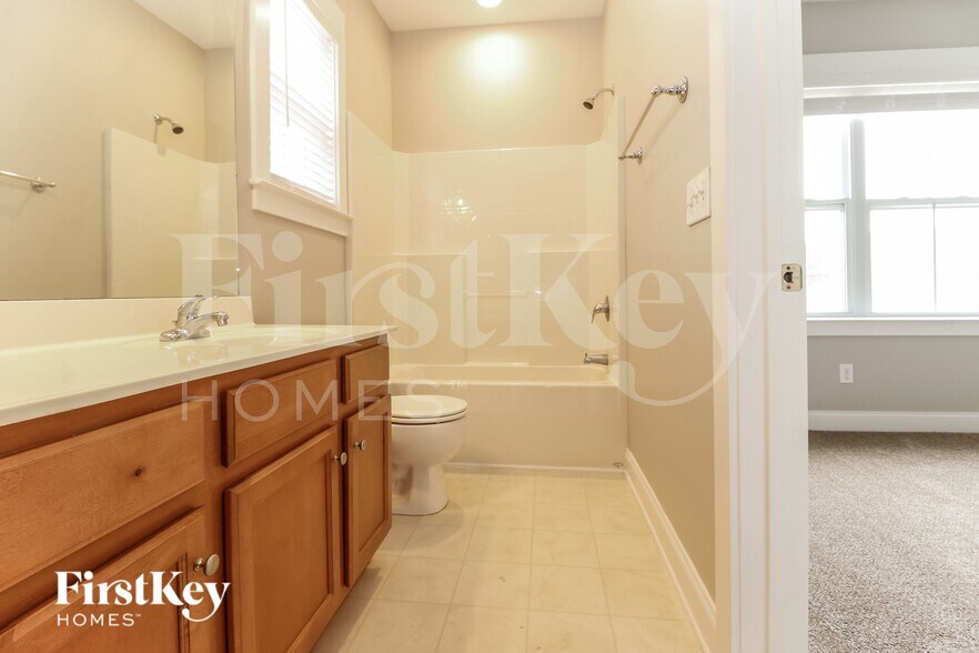 Building Photo - 103 Barberry St