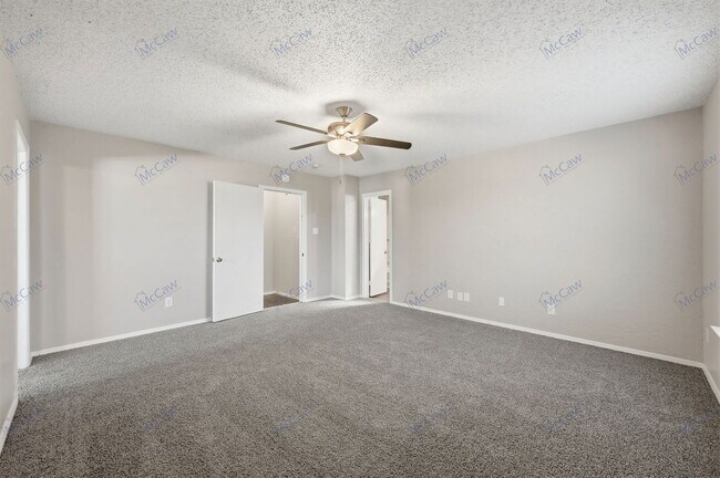 Building Photo - 1069 W Hills Terrace