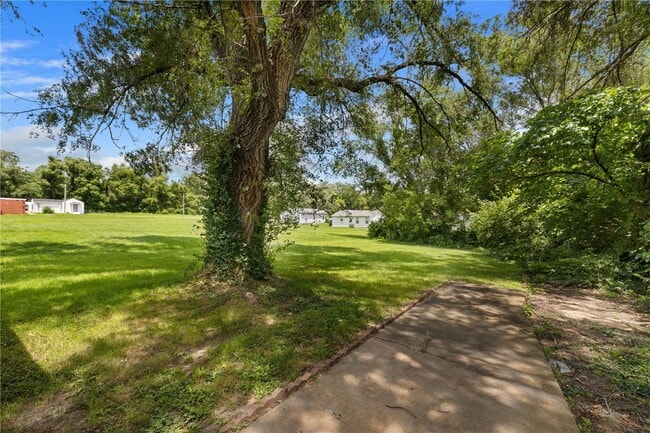 Building Photo - 10194 Imperial Dr