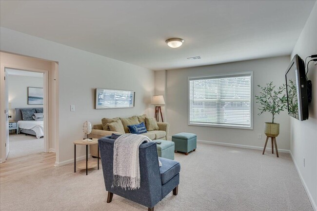 Building Photo - 6233 High Top Ln