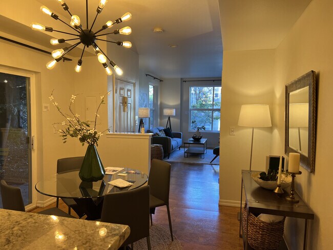 Building Photo - 1561 Cherrylane Ave S