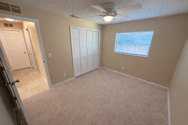 Building Photo - 10489 113th St N