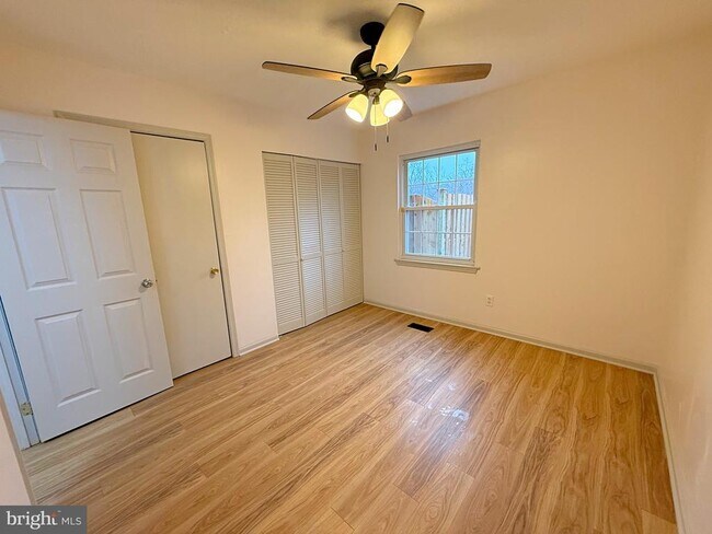 Building Photo - 150 Berwick Pl