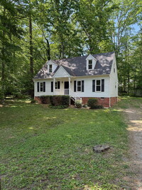 Building Photo - 4 Bedroom Cape Cod in Midlotian
