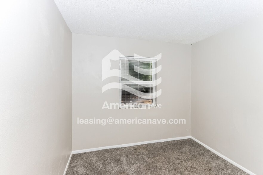 Building Photo - 245 Ward St