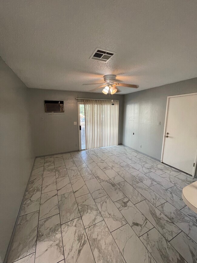 Building Photo - 7179 Palm Ave