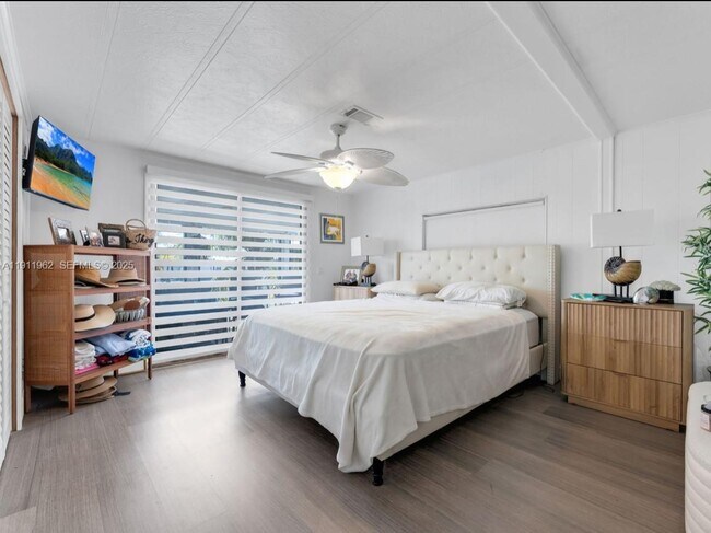 Building Photo - 164 Blue Harbor Dr