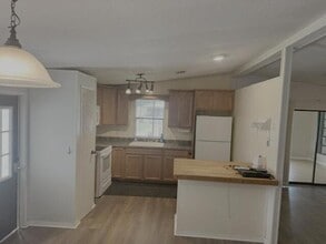 Building Photo - 2799 SW Monarch Trail