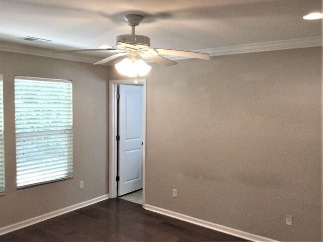 Building Photo - 3848 Annapolis Way