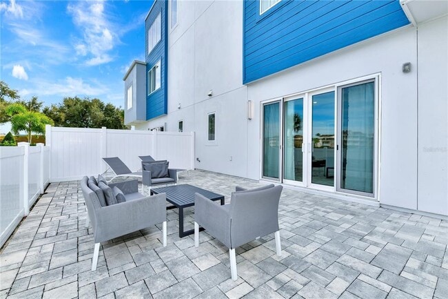 Building Photo - 7740 Sandy Ridge Dr