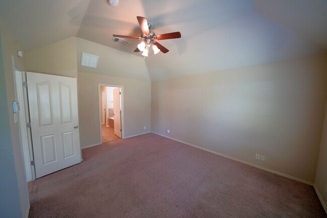 Building Photo - Move-In Ready Property Now Available in Selma, TX! - Realtor Commission: $600