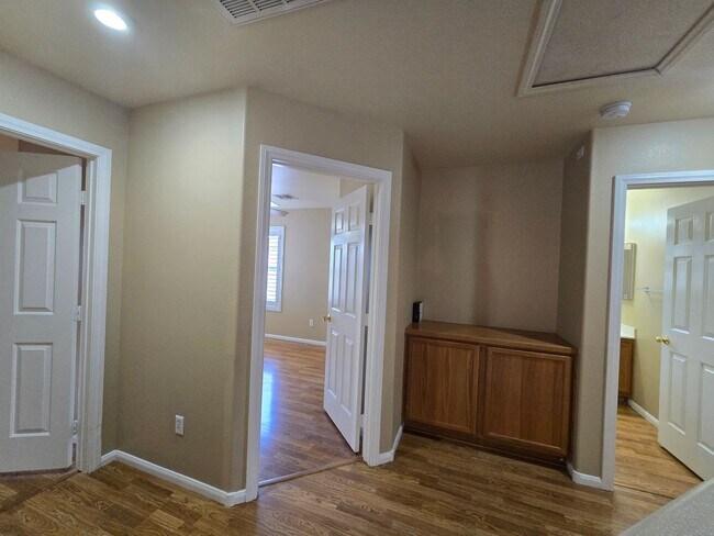 Building Photo - 816 Bow Creek Ln