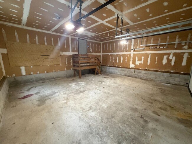 Building Photo - 43 S Westfield Rd