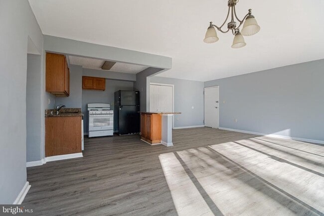 Building Photo - 1822 Metzerott Rd