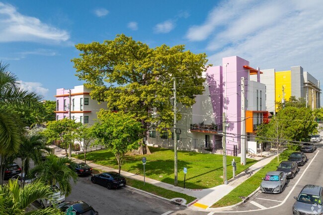 Building Photo - 626 NW 11th Ave