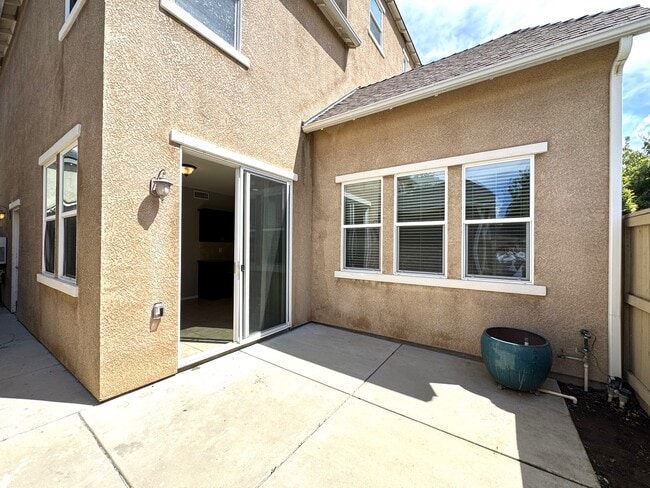 Building Photo - 4060 Trenton Ave