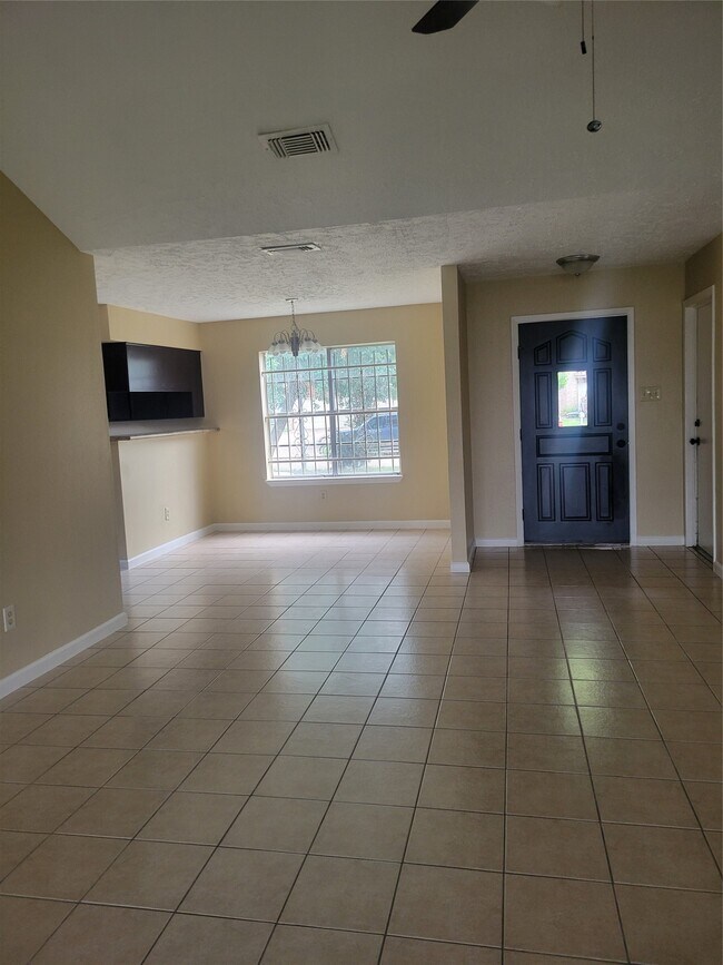 Building Photo - 19330 Cypress Bay Dr