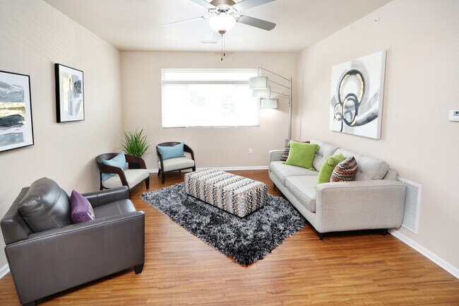 Building Photo - 916 Kearney St