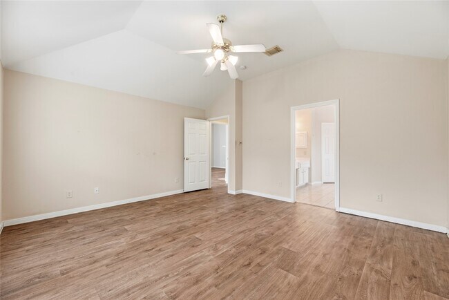 Building Photo - 11619 Cedarvale Ln