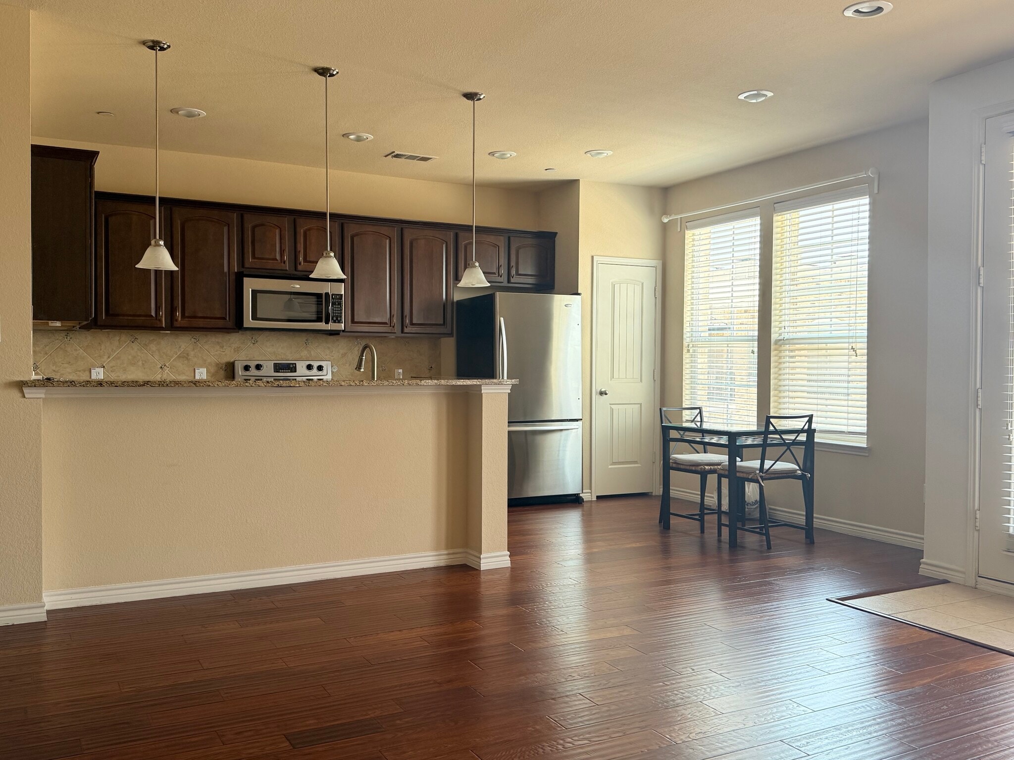 Building Photo - 950 Henderson St