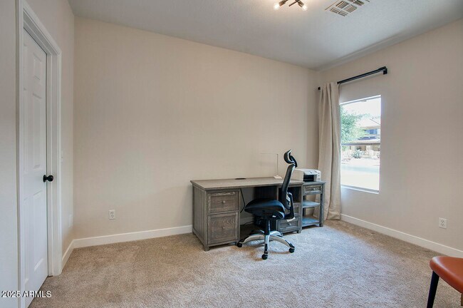 Building Photo - 1302 E Milada Dr